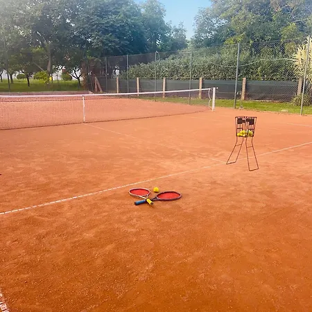 Tennis House With Balcony شقة Ordacsehi